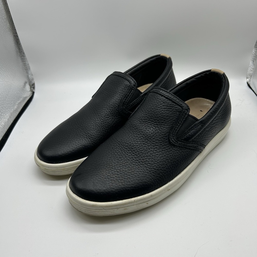 Ecco Shoes Women's 5.5 Soft 7 Leather Slip-On Sneaker Pebbled Leather Black